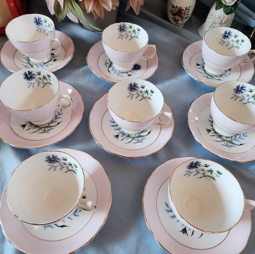 Beautiful Pink Colclough Bone China Cup And Saucers Set Of 8 Made In ENGLAND - Picture 5 of 11